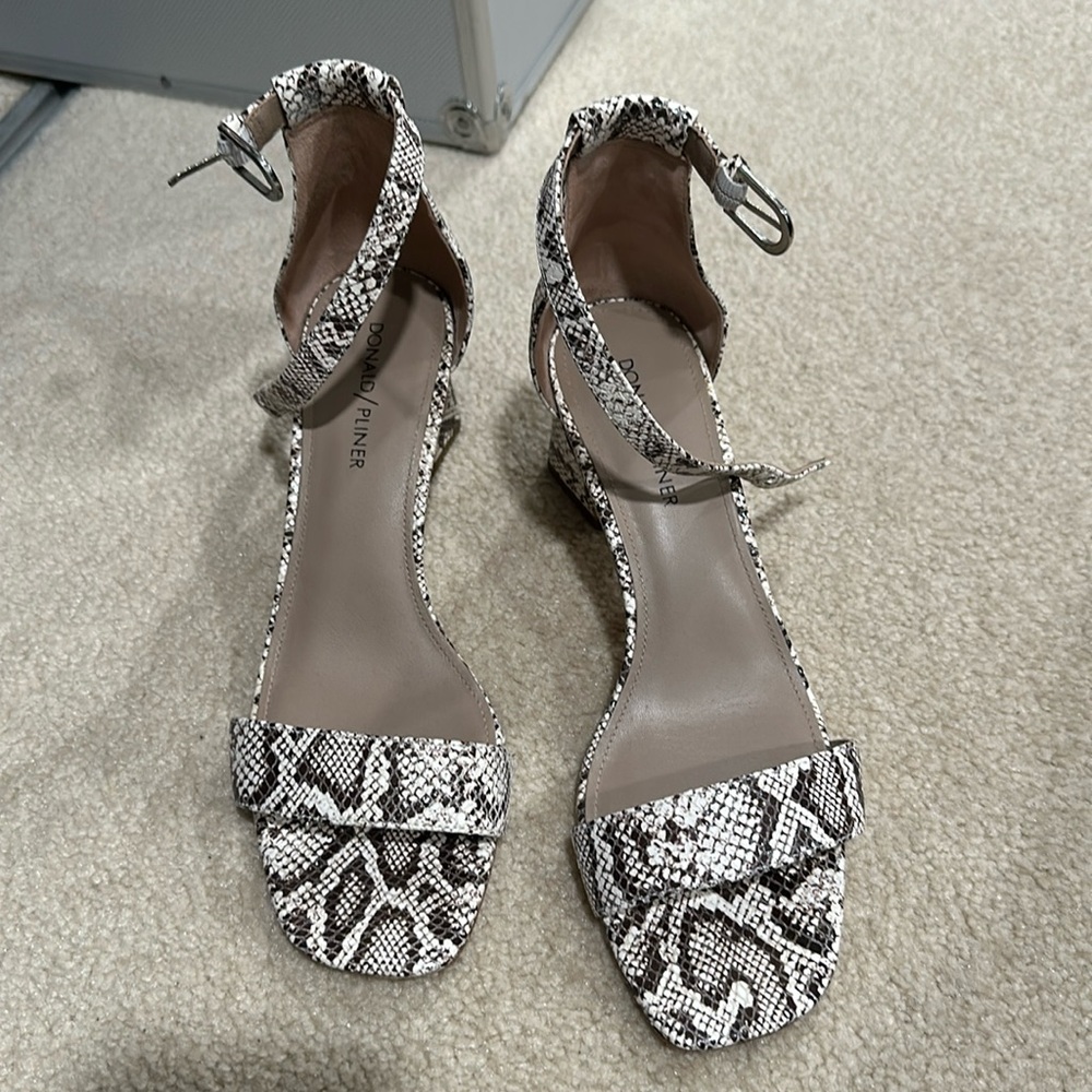 Donald J Pliner sandals